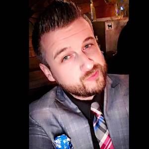 Meet your Posher, Derrick